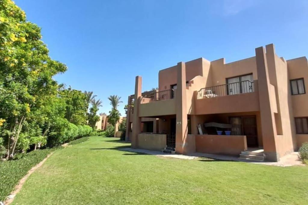 Lovely With Big Balcony *